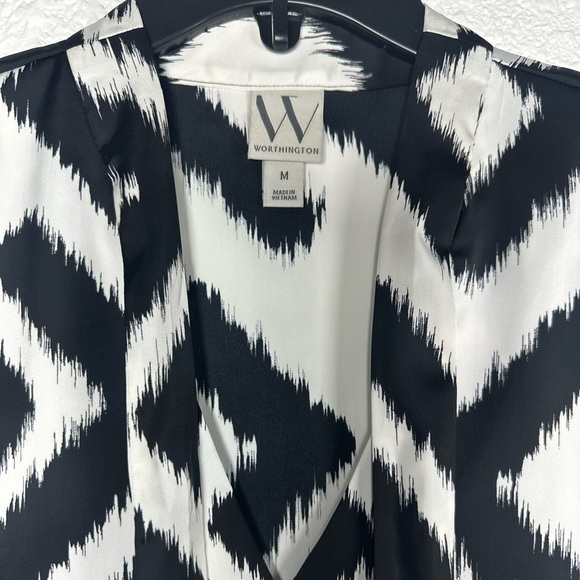 Worthington Women’s V-Neck Silky Black & White Short Sleeve Blouse, Size Medium - Picture 6 of 6
